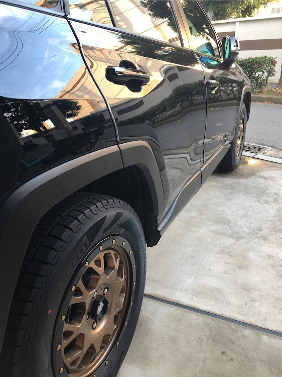 RAV4のタイヤ交換・ホイール交換・XJ-04に関するカスタム事例の投稿画像1枚目
