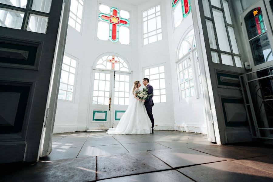 婚禮攝影師Denis Medvedev（medenis）。2022 3月30日的照片
