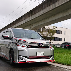 ヴォクシー ZWR80G