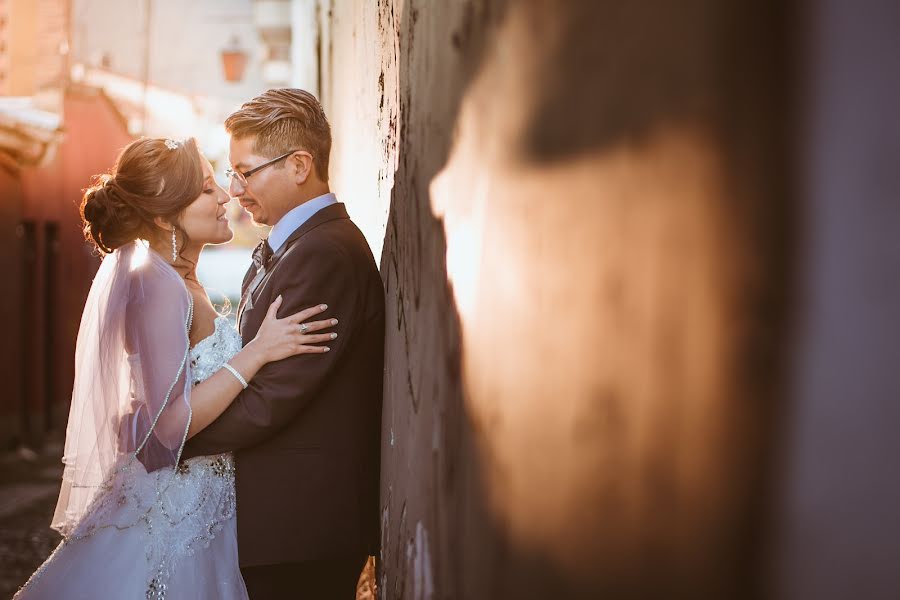 Fotografo di matrimoni Fernando Guachalla (fernandogua). Foto del 15 aprile 2020