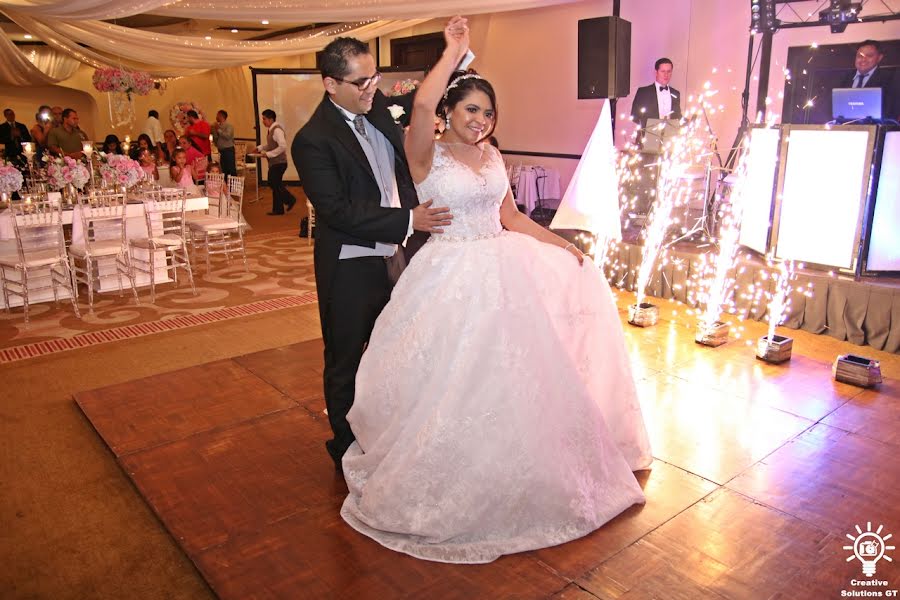 Fotógrafo de bodas Adolfo De Leon (creativesolution). Foto del 26 de febrero 2019