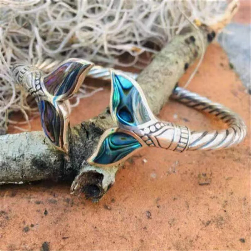 Verstelbare, creatieve retro armband met gekleurde zeemeerminstaart voor dames. Een uniek modeaccessoire voor een elegante uitstraling.