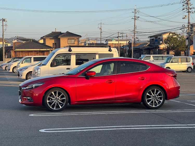 アクセラのあけましておめでとうございます・アクセラセダン・洗車に関するカスタム事例の投稿画像1枚目