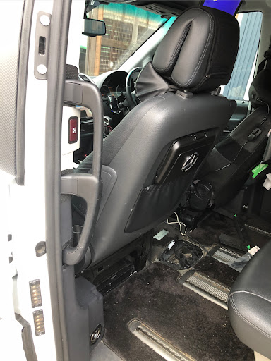 Vクラス W639のアシストグリップ取付に関するカスタム メンテナンスの投稿画像 車のカスタム情報はcartune