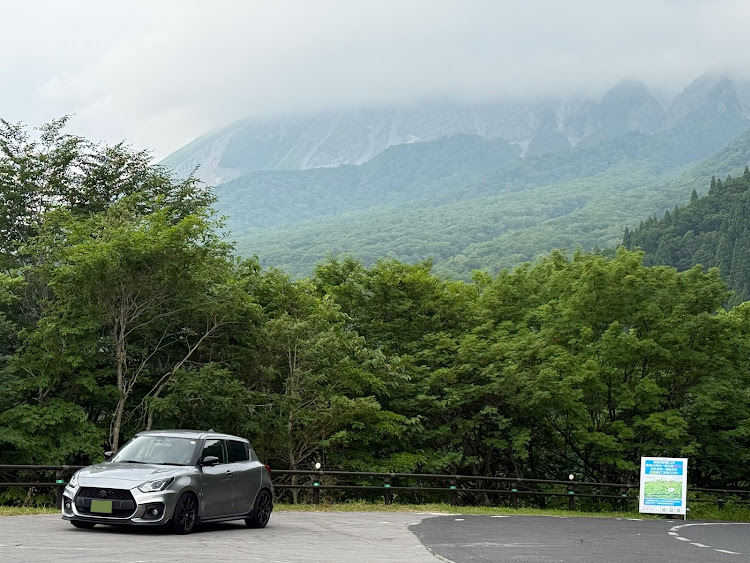 スイフトスポーツの大山・朝ドラ・桝水天空リフト・ベンチ・海と愛車に関するカスタム事例の投稿画像1枚目