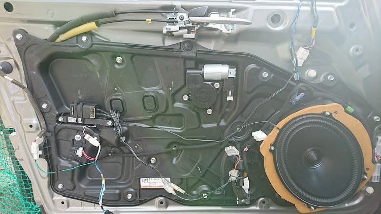 RX-8のカーオーディオ・BOSEアンプ・さよなら諭吉・スピーカー取付・DIYに関するカスタム事例の投稿画像4枚目