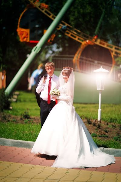 Wedding photographer Vladimir Samarin (luxfoto). Photo of 7 January 2013