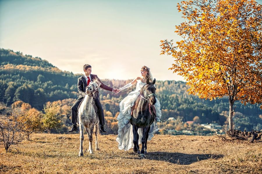 Wedding photographer Nataliya Bashkatova (nataliartfoto). Photo of 12 February 2013