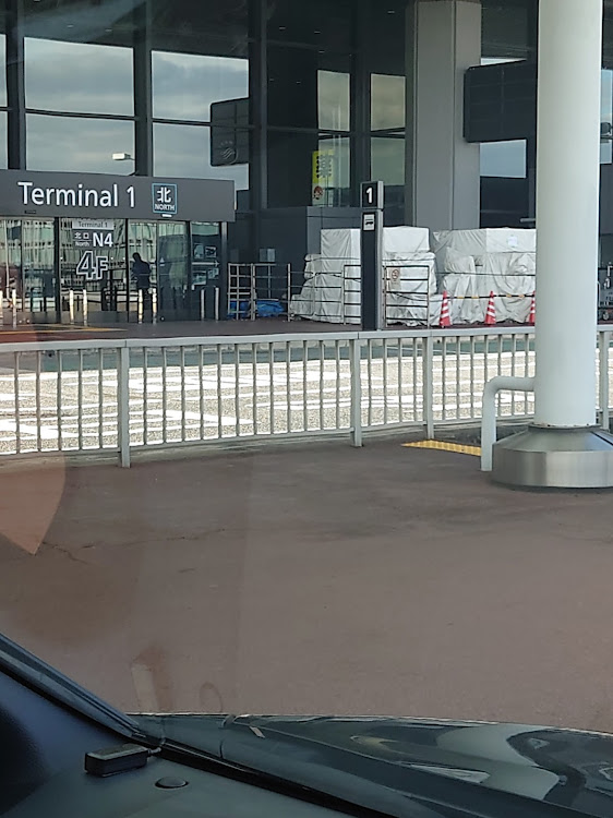 シエンタの12月・寒くなりましたね・成田空港第一ターミナル・仕事帰りにパシャリ・スーパーで買い物に関するカスタム事例の投稿画像3枚目