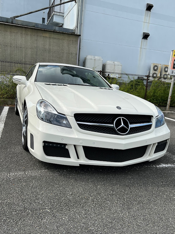 SLのメルセデス・ベンツ・＃ブラバス・ＳＬ・R230に関するカスタム事例の投稿画像1枚目