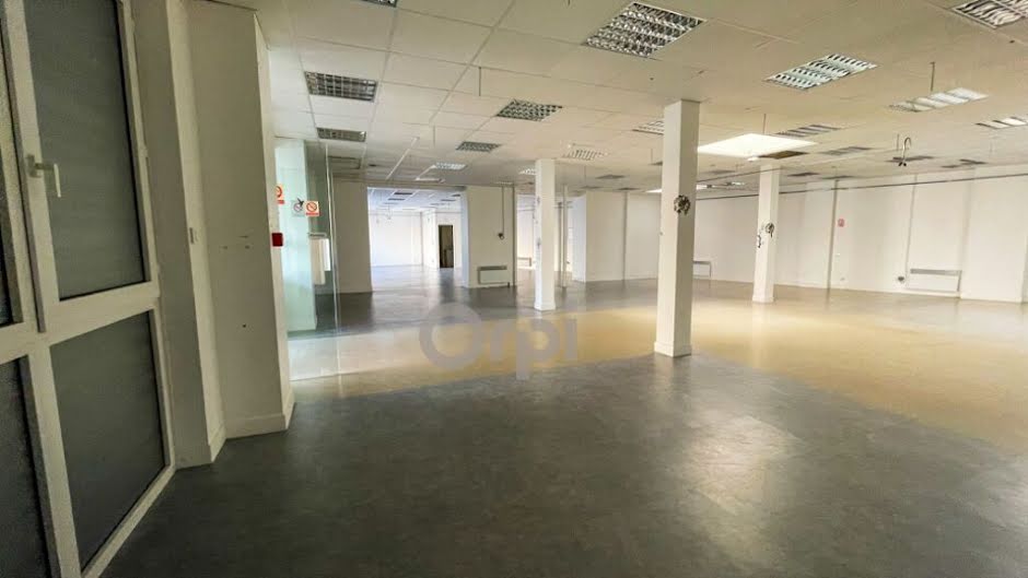 Location  locaux professionnels   à Saint-Junien (87200), 1 470 €