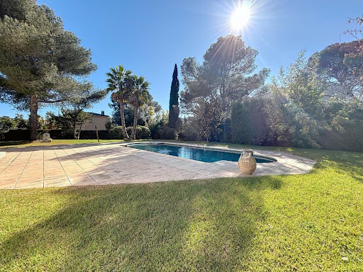 Villa avec piscine et terrasse 5