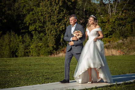 Fotógrafo de casamento Darina Luzyanina (darinalou). Foto de 26 de setembro 2022