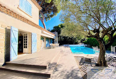 Maison avec piscine et terrasse 2