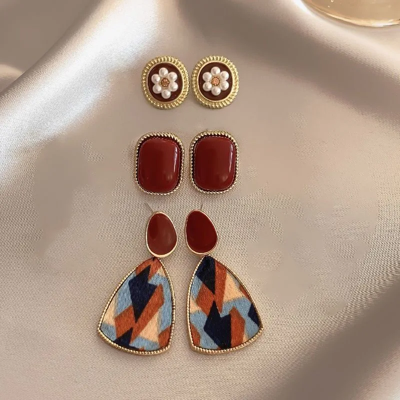 Vierkante oorbellen van metaallegering met parels, een elegante accessoire voor elke dag of speciale gelegenheden, stralende stijl