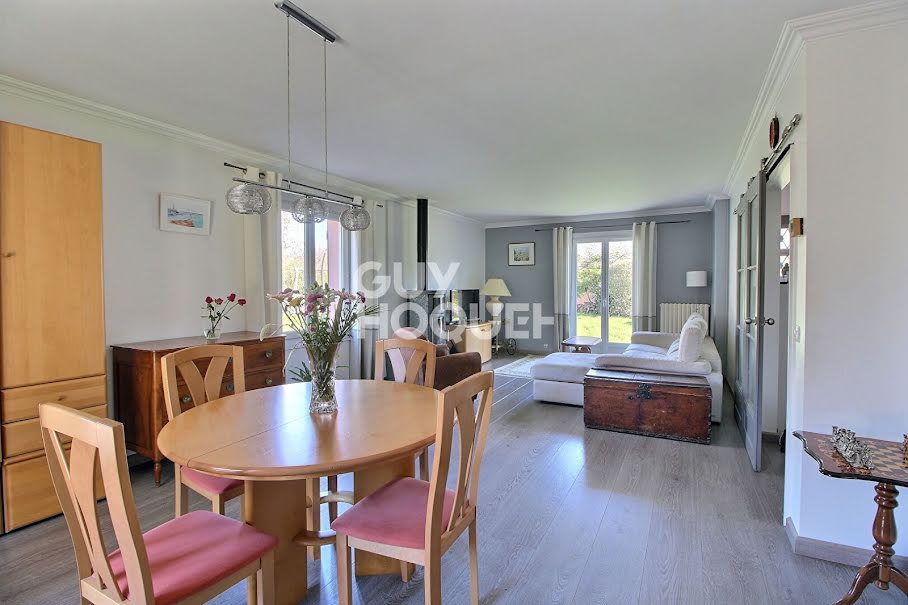 Location  maison 7 pièces 142.75 m² à Rambouillet (78120), 1 955 €