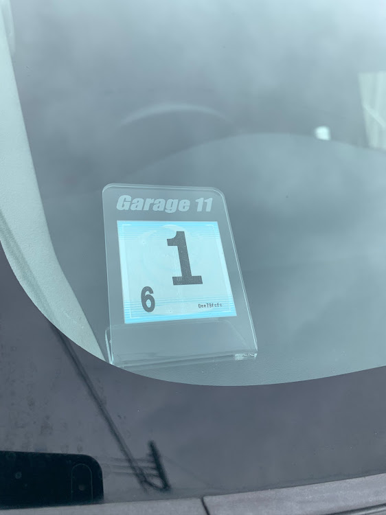 レジアスエースのハイエース・レジアスエース・CRS ESSEX・Garage11・SBM大阪に関するカスタム事例の投稿画像1枚目
