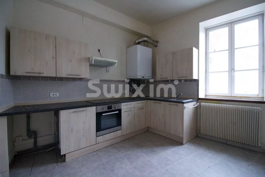Vente appartement 4 pièces 174.72 m² à Lons-le-Saunier (39000), 289 000 €