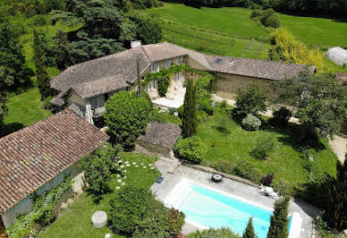 Maison avec piscine et jardin 3