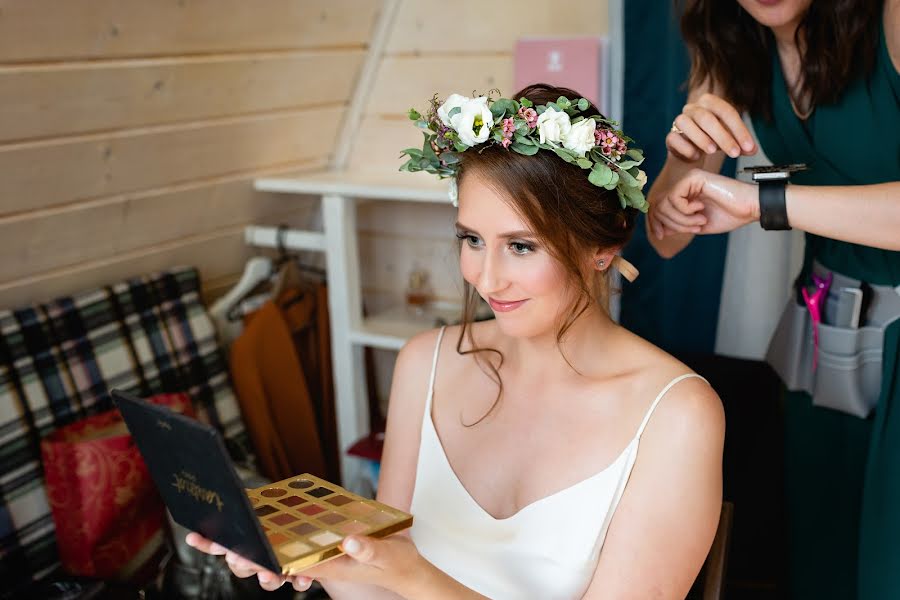 Fotógrafo de casamento Elvira Brudova (brudova). Foto de 5 de março 2021