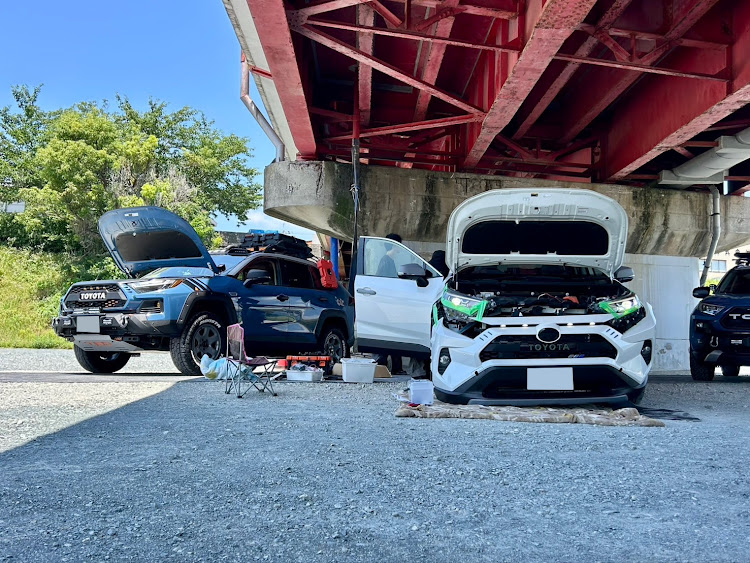 RAV4のRAV4・山口・グレイッシュブルー・オフ会に関するカスタム事例の投稿画像20枚目