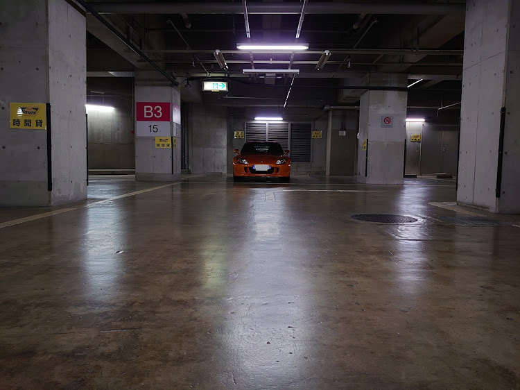 S2000の正面写真・真正面って魅せるのが難しい・オレンジの魔術師に関するカスタム事例の投稿画像3枚目