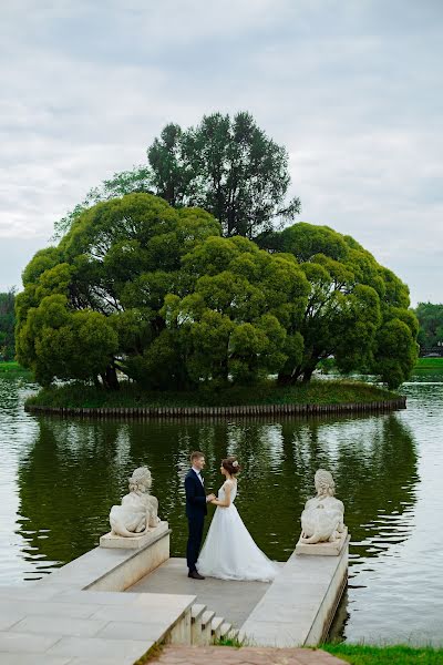 Hochzeitsfotograf Viktor Lyubineckiy (viktorlove). Foto vom 17. April 2019