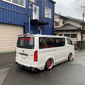 ハイエースバン TRH200V