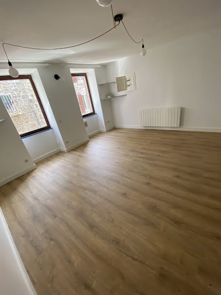 Location  appartement 1 pièce 25 m² à Annonay (07100), 300 €