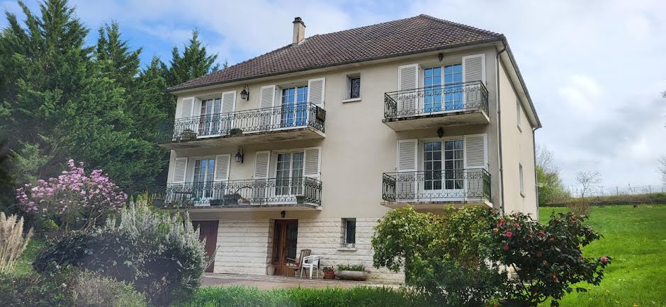 Vente maison 7 pièces 272 m² à Saint-Pierre-de-Maillé (86260), 212 000 €