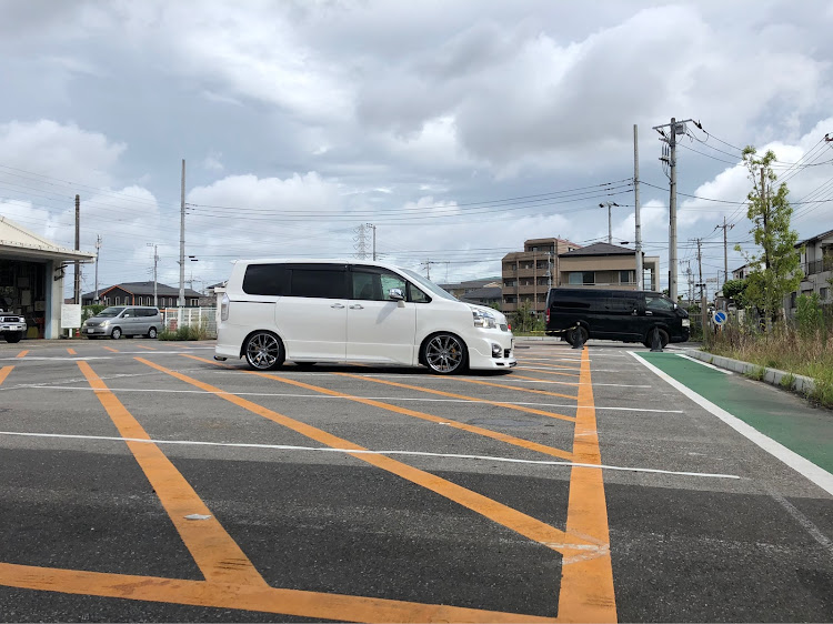 ヴォクシーのお盆休みに関するカスタム事例の投稿画像1枚目