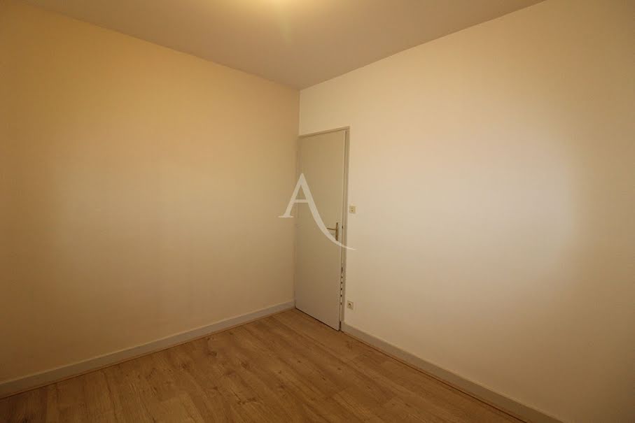 Location  appartement 2 pièces 28 m² à Chalon-sur-saone (71100), 415 €