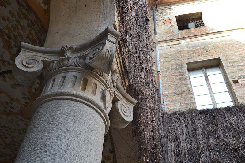 uno sguardo alla colonna di aeglos