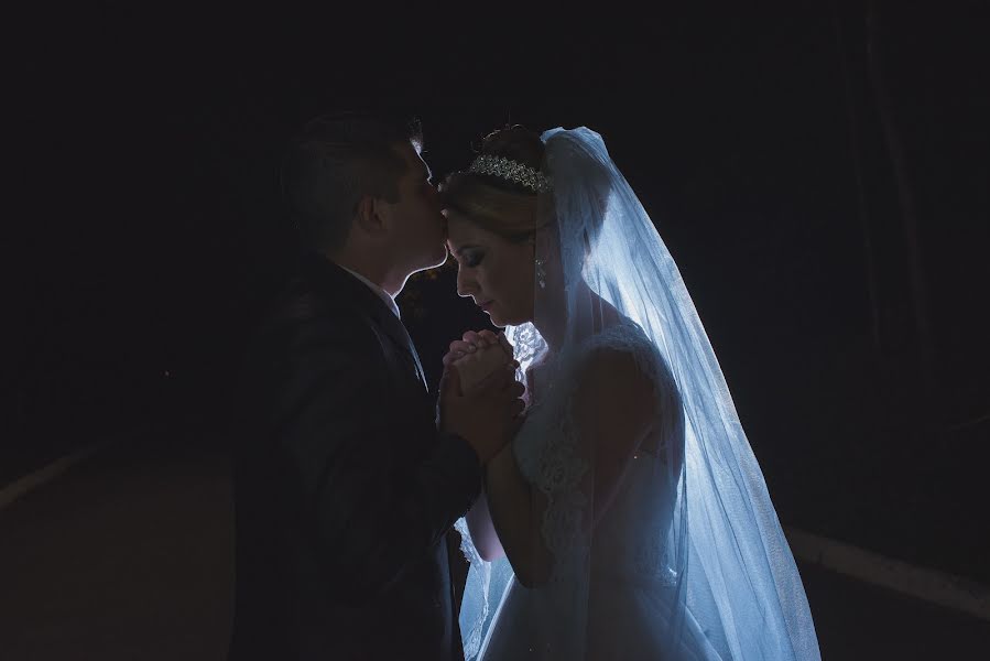 婚礼摄影师Elisangela Tagliamento（photoelis）。2017 9月12日的照片
