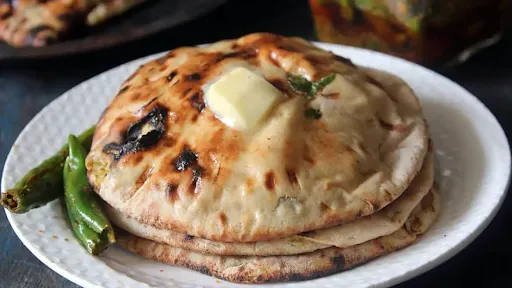 Aloo Kulcha With Chole And Onion Salad