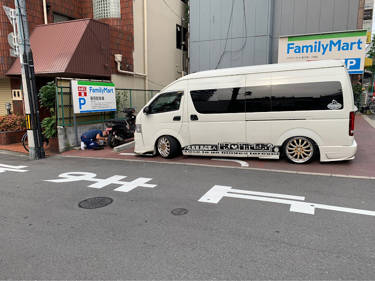 ハイエースバンのコマガレージ・スパロン・レジアスエース・ハイエースに関するカスタム事例の投稿画像1枚目