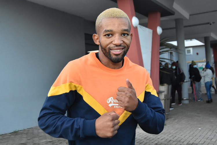 Boxer Azinga Fuzile welcomed home in East London following his K.O victory in las Vegas.