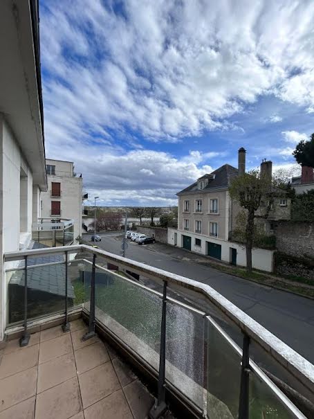 Location  appartement 2 pièces 67 m² à Blois (41000), 689 €