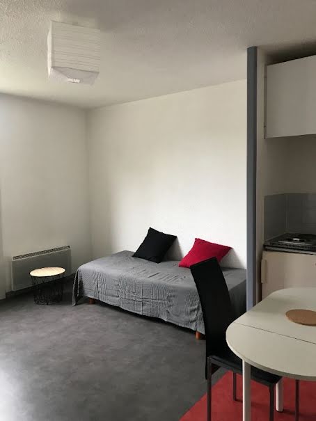 Location meublée appartement 1 pièce 23 m² à Limoges (87000), 370 €