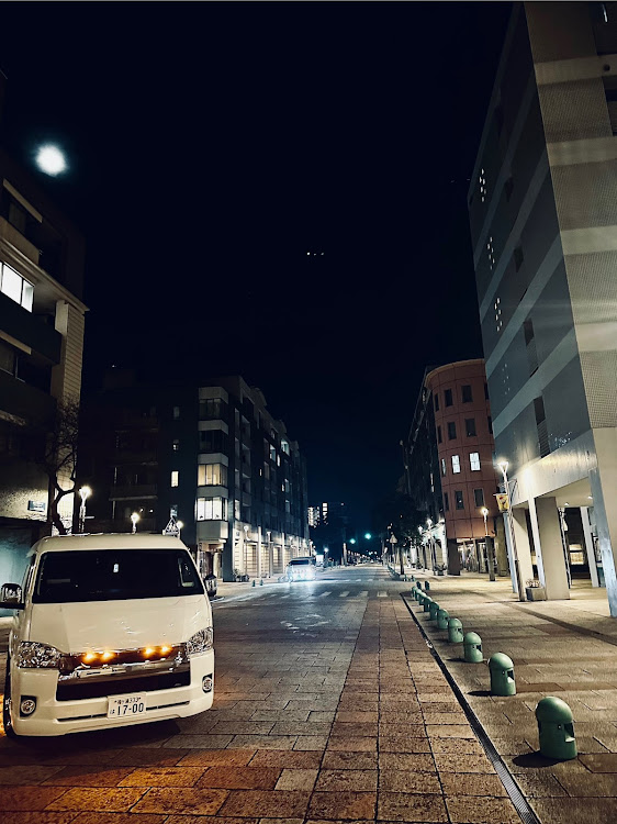 ハイエースバンのお気に入りホイール・double・デイトナホイール・ハイエースの仲間・3月もよろしくお願いしますに関するカスタム事例の投稿画像1枚目