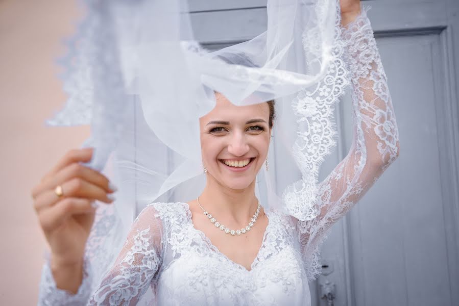 Fotógrafo de casamento Aleksey Ozerov (photolik). Foto de 10 de agosto 2018