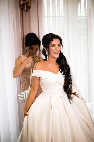 Fotógrafo de casamento Galina Ryzhenkova (galinaphoto). Foto de 6 de outubro 2018