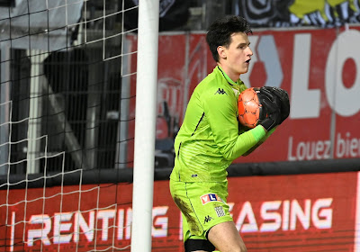 Rémy Descamps a retrouvé sa place dans les buts carolos: "Quand on a deux bons gardiens..." 