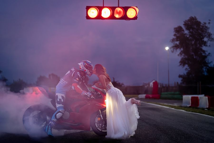 Fotografo di matrimoni Luigi Matino (matino). Foto del 3 novembre 2023