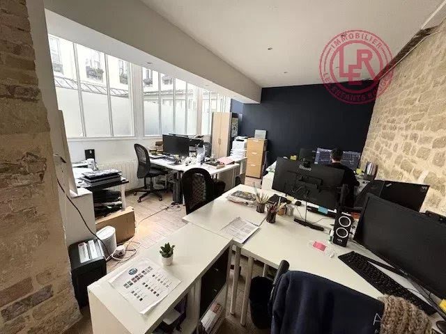 Location  locaux professionnels 1 pièce 50 m² à Paris 3ème (75003), 3 095 €