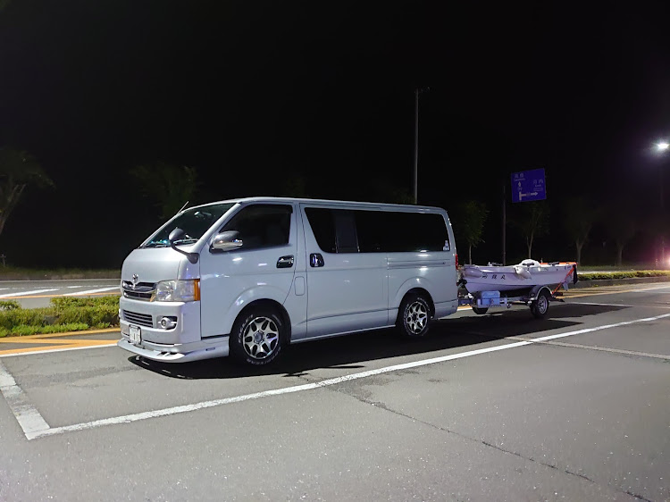 ハイエースの釣りバカ・釣り仕様・海釣り・梅雨明け間近・車中泊に関するカスタム事例の投稿画像1枚目