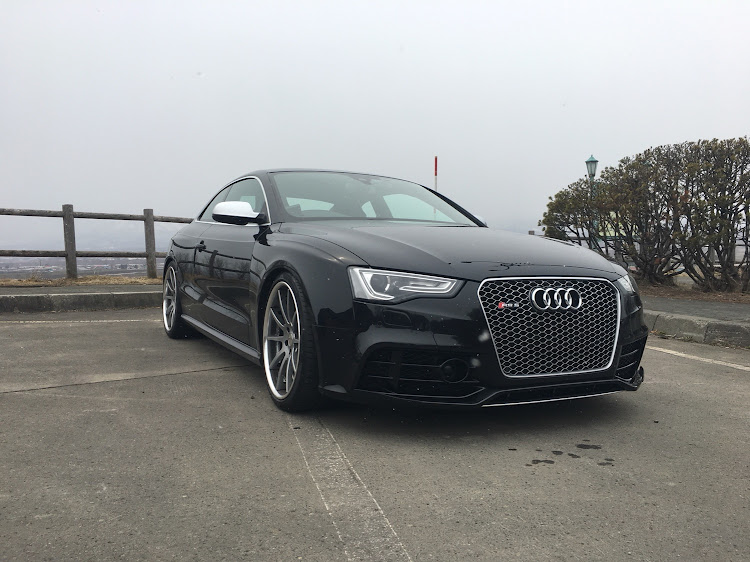 RS5 クーペのカワウソさんが投稿したカスタム事例の投稿画像1枚目