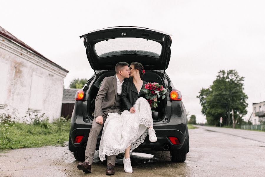 Wedding photographer Yulya Emelyanova (julee). Photo of 18 November 2019