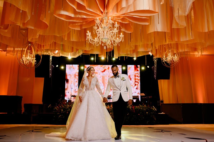 Wedding photographer Andres Henao (andreshenaoph). Photo of 30 November 2023