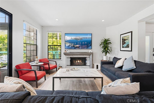 Apartment with pool 3